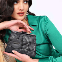 Load image into Gallery viewer, Sassora Premium Leather Pleated Pattern Women's Clutch