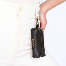 Load image into Gallery viewer, Sassora Premium Leather Small Unisex Key Case