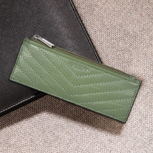 Load image into Gallery viewer, Sassora Luxury Leather Key Case – Quilted Design, Gift Box Included