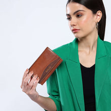Load image into Gallery viewer, Sassora Premium Leather Medium RFID Protected Women Purse