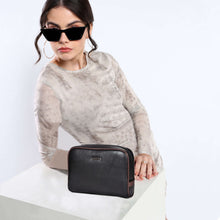 Load image into Gallery viewer, Sassora Premium Leather Unisex Small Toiletry Travel Pouch