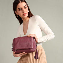 Load image into Gallery viewer, Sassora Premium Leather Women Travel Toiletry Pouch