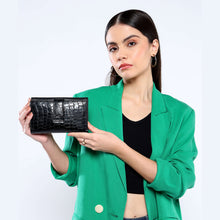 Load image into Gallery viewer, Sassora Premium Leather Animal Printed Women RFID Wallet