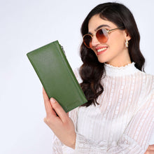 Load image into Gallery viewer, Sassora Premium Leather Women Casual Wallet