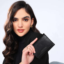 Load image into Gallery viewer, Sassora Premium Leather Women's RFID Medium Size Wallet