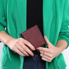 Load image into Gallery viewer, Sassora Genuine Leather RFID Blocking Bifold Wallet for Men (Cherry Croco Texture)