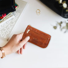 Load image into Gallery viewer, Sassora Genuine Leather Unisex Zip Closure Brown Key Case Holder