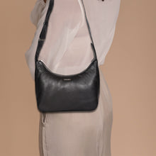 Load image into Gallery viewer, Sassora Genuine Premium Leather Black Medium Women Hobo Bag