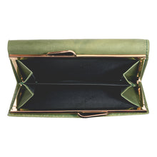 Load image into Gallery viewer, Sassora Women Casual, Travel Green Genuine Leather RFID Wallet