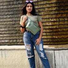 Load image into Gallery viewer, Sassora Genuine Leather Olive Green Unisex Medium Fanny Pack